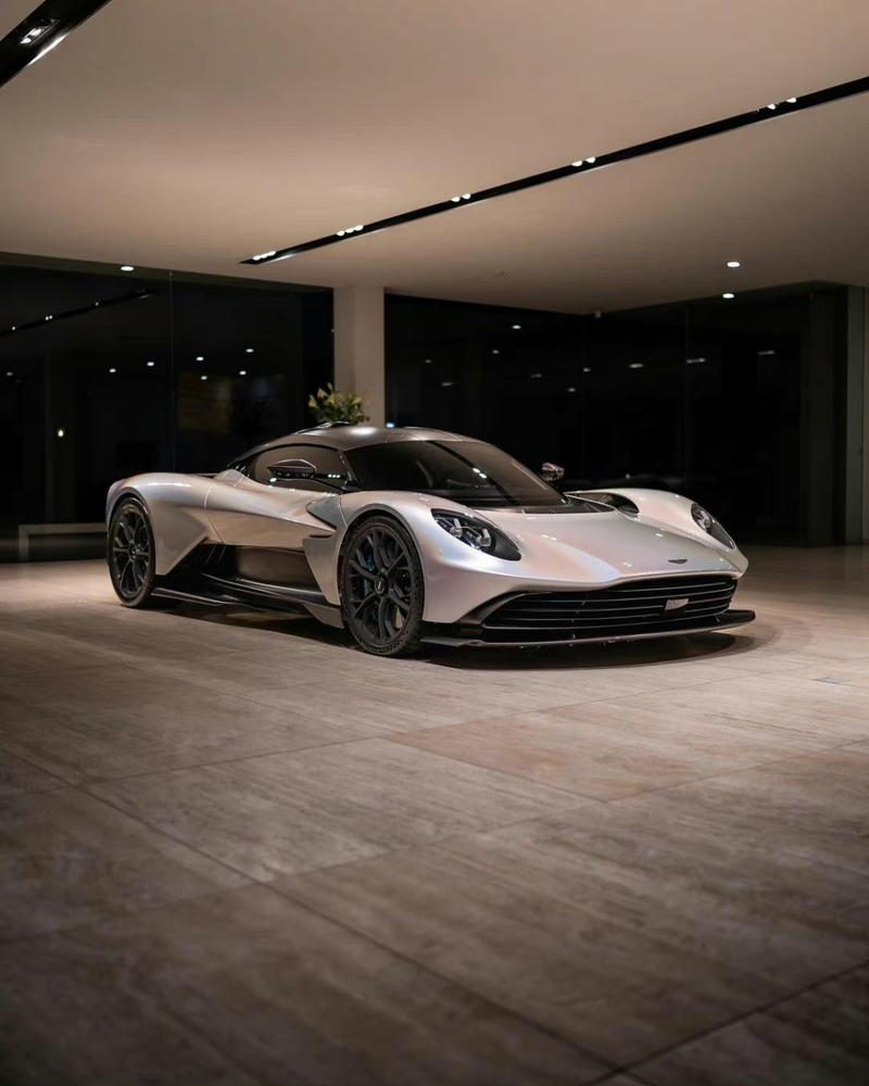 cro aston martin,Cro Aston Martin: A Comprehensive Overview